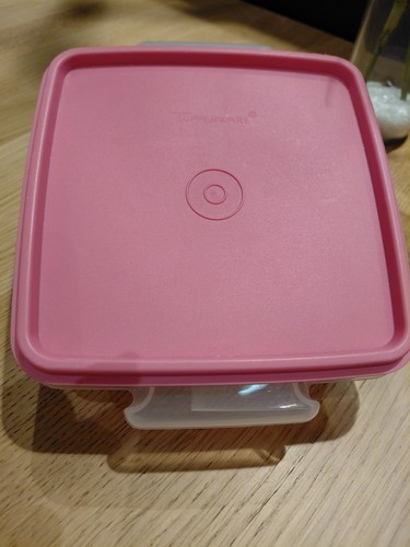 Neue tupperware dose mit - neue,