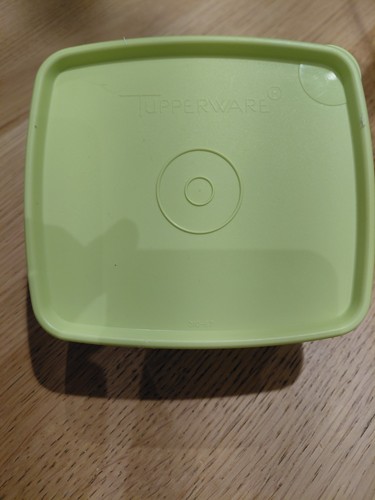 Neue tupperware dose mit - ",